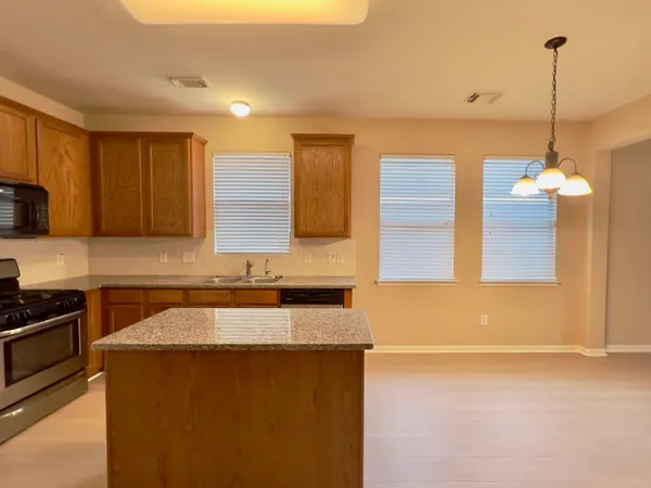 $2,250 | 719 Pickett Hill Lane, Rosenberg, TX 77469