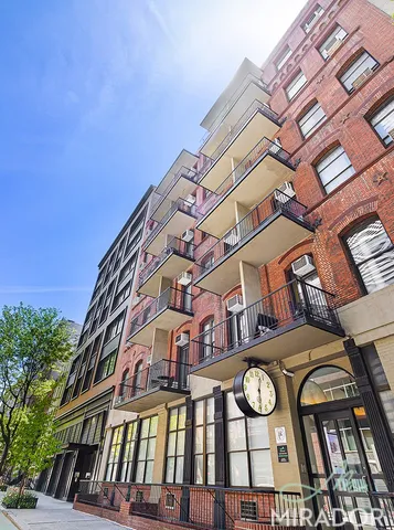 $4,000 | 10 East 13th Street, Unit 2H | Greenwich Village