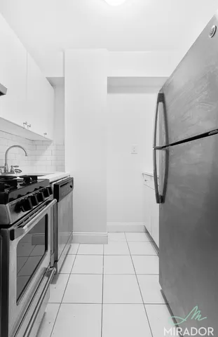 $4,000 | 10 East 13th Street, Unit 2H | Greenwich Village