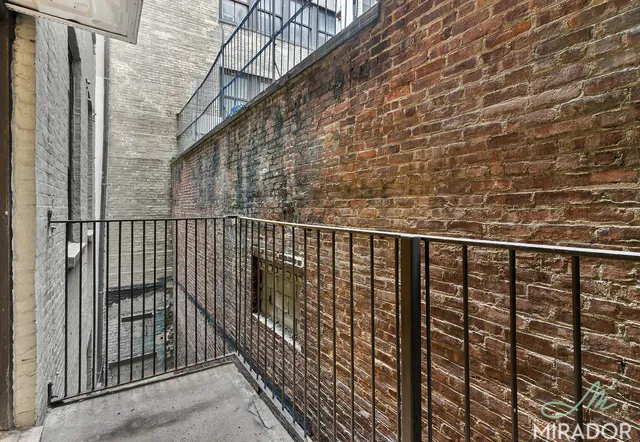 $4,000 | 10 East 13th Street, Unit 2H | Greenwich Village