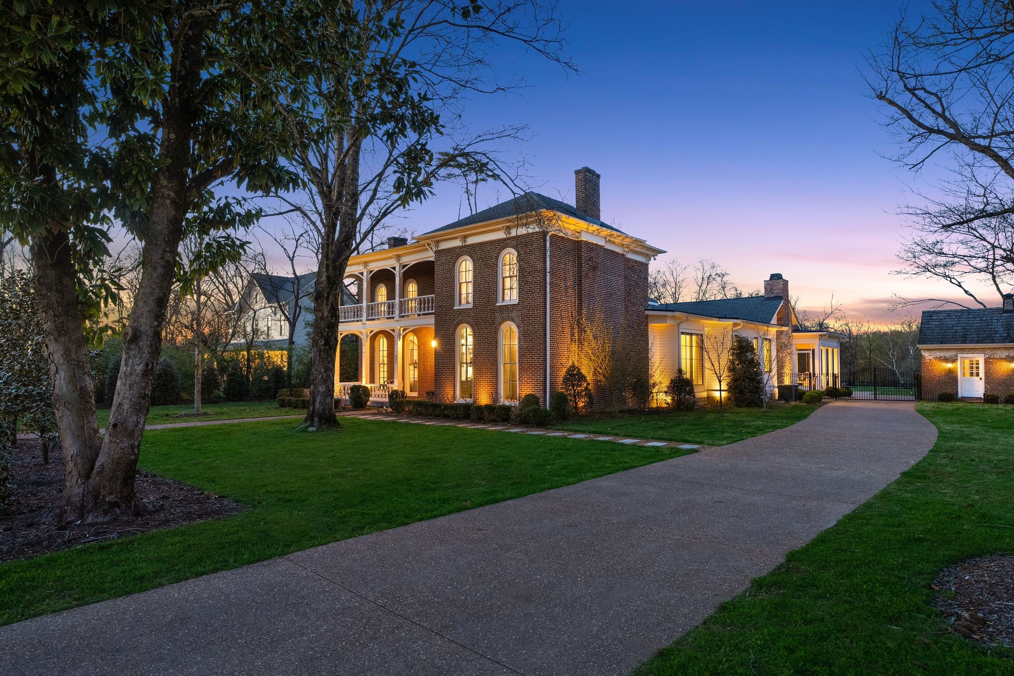 501 Murfreesboro Road Franklin, TN 37064 - Photo 3 of 87