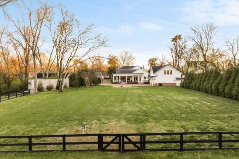 $4,750,000 | 501 Murfreesboro Road, Franklin, TN 37064