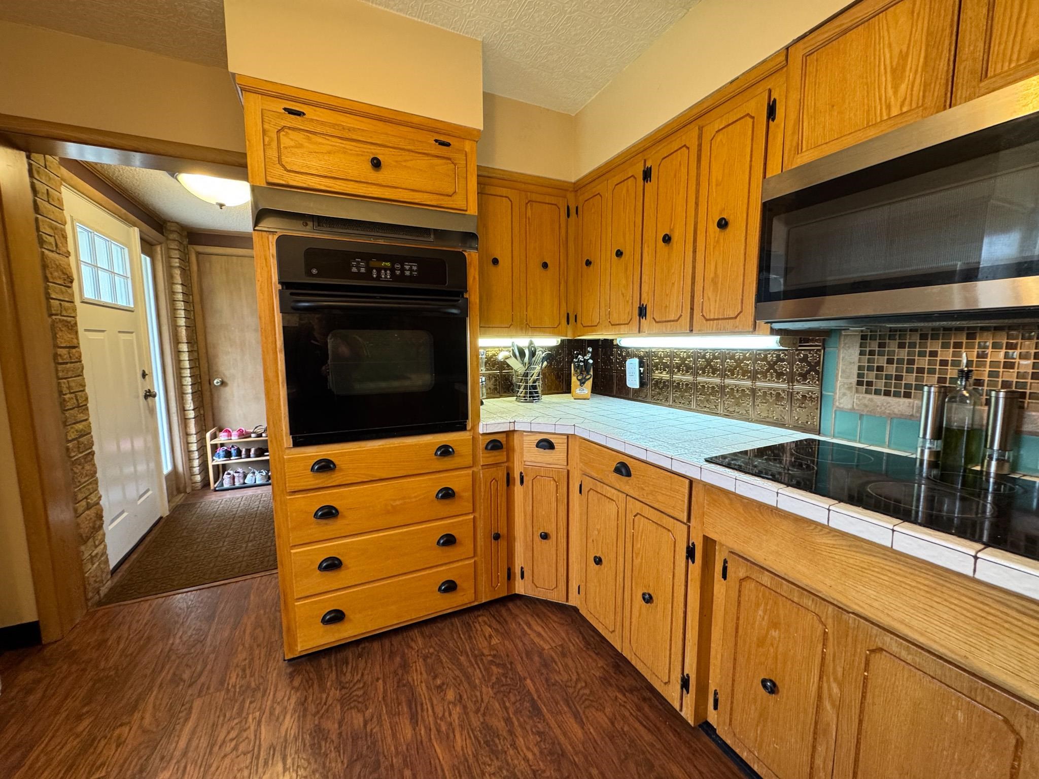 201 Golf Course Lane Bigfork, MN 56628 - Photo 16 of 30 Kitchen