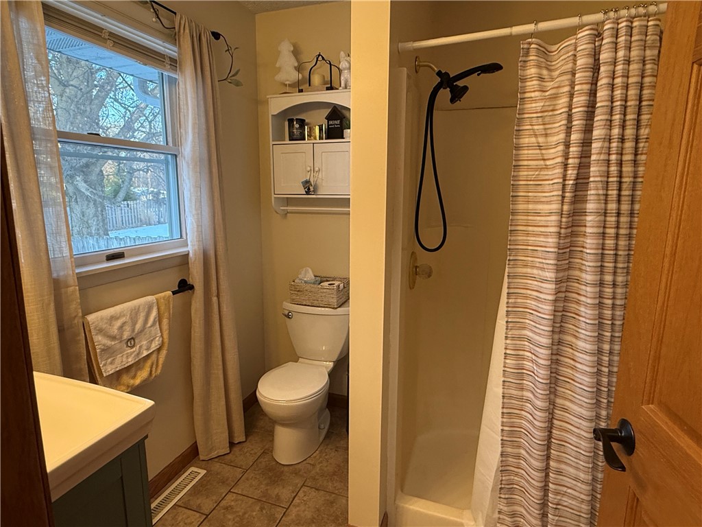 8 Briar Hill Road Paris, IL 61944 - Photo 13 of 37