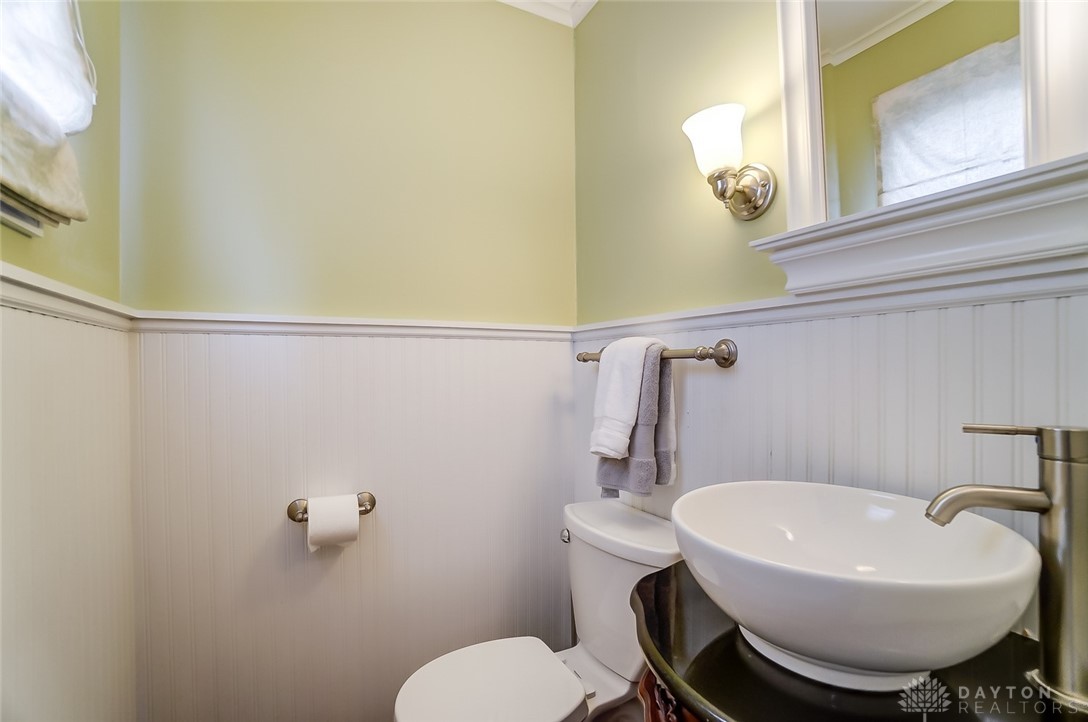 433 Avon Way Kettering, OH 45429 - Photo 11 of 37