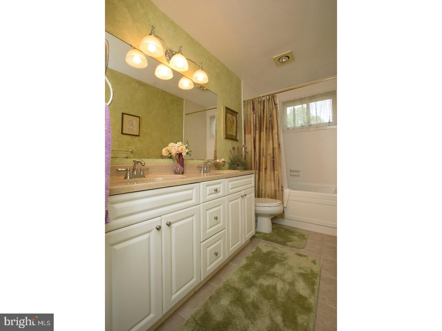 316 Peach Road Bellmawr, NJ 08031 - Photo 17 of 24 Bathroom
