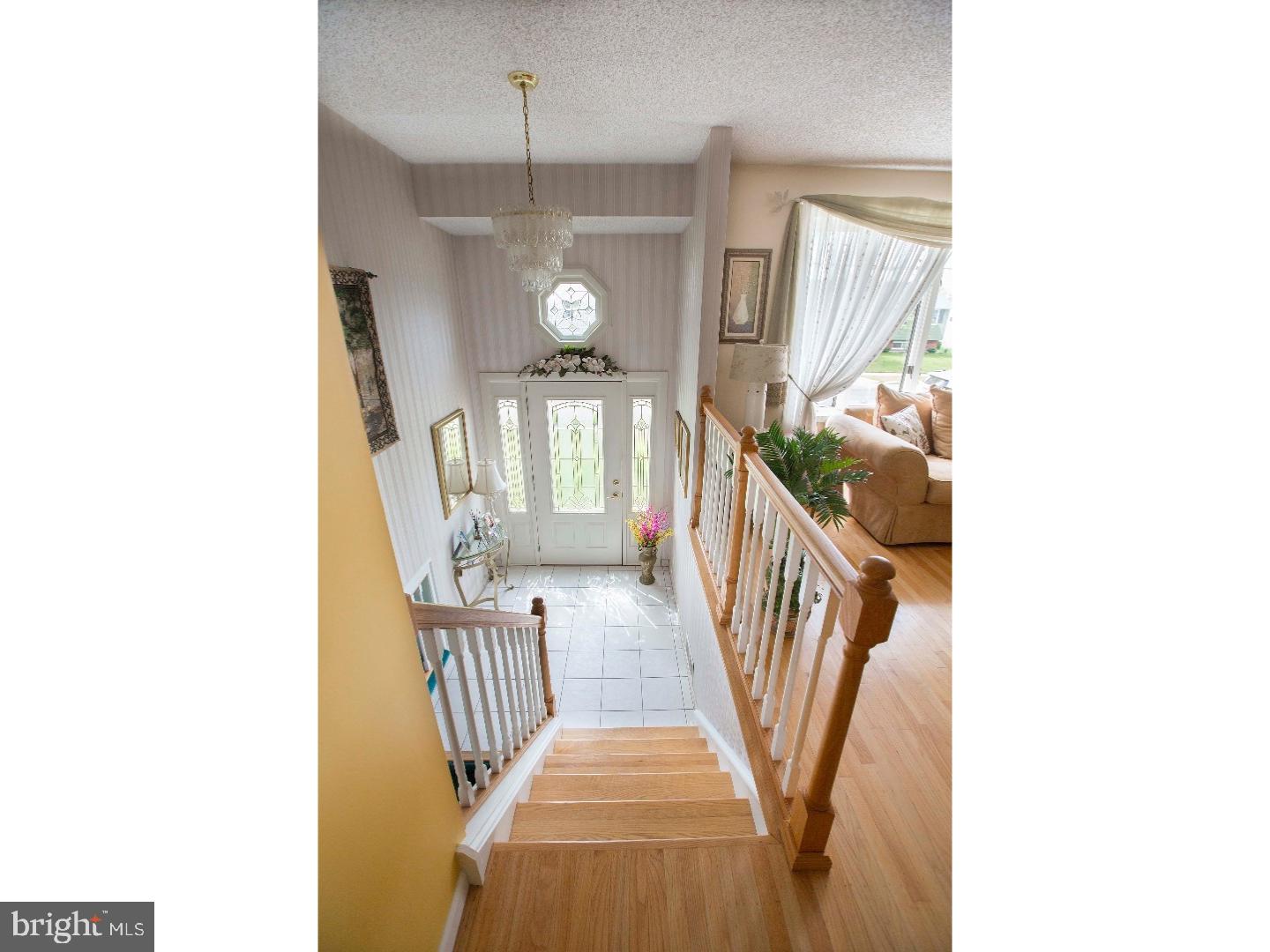 316 Peach Road Bellmawr, NJ 08031 - Photo 4 of 24 Foyer