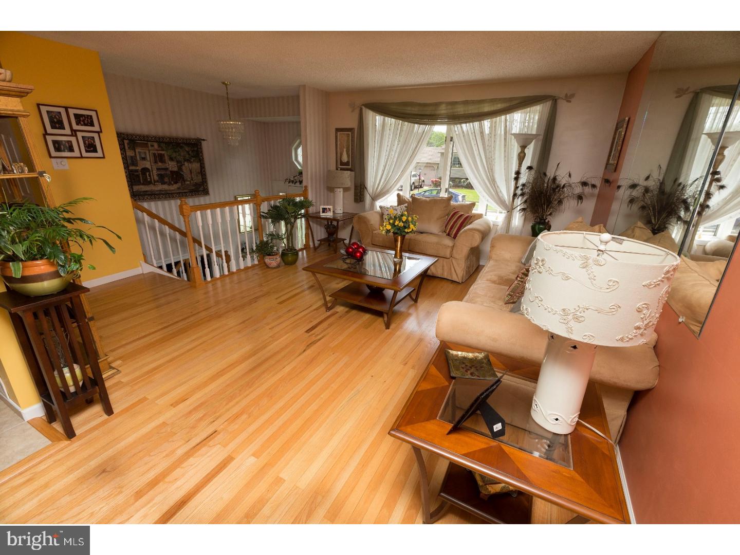 316 Peach Road Bellmawr, NJ 08031 - Photo 10 of 24 Living Room