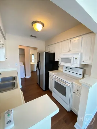 $1,750 | 12300 Apache Avenue, Unit 804, Savannah, GA 31419