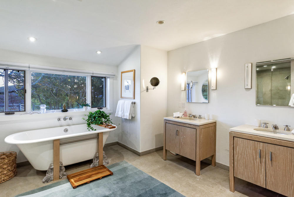 2661 Juniper Hill Road Aspen, CO 81611 - Photo 11 of 31 a living room with furniture and view of bathroom