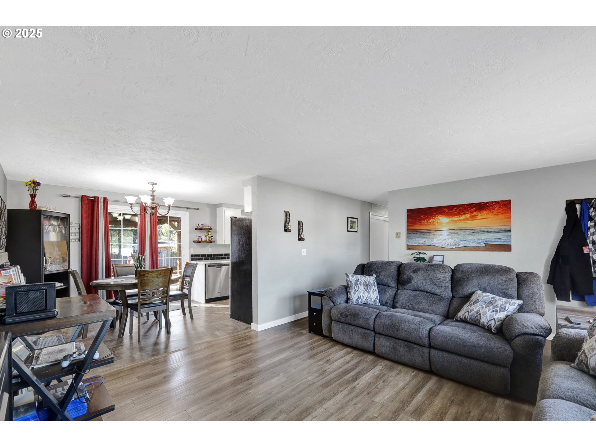 1756 10th Street Springfield, OR 97477 - Photo 6 of 38