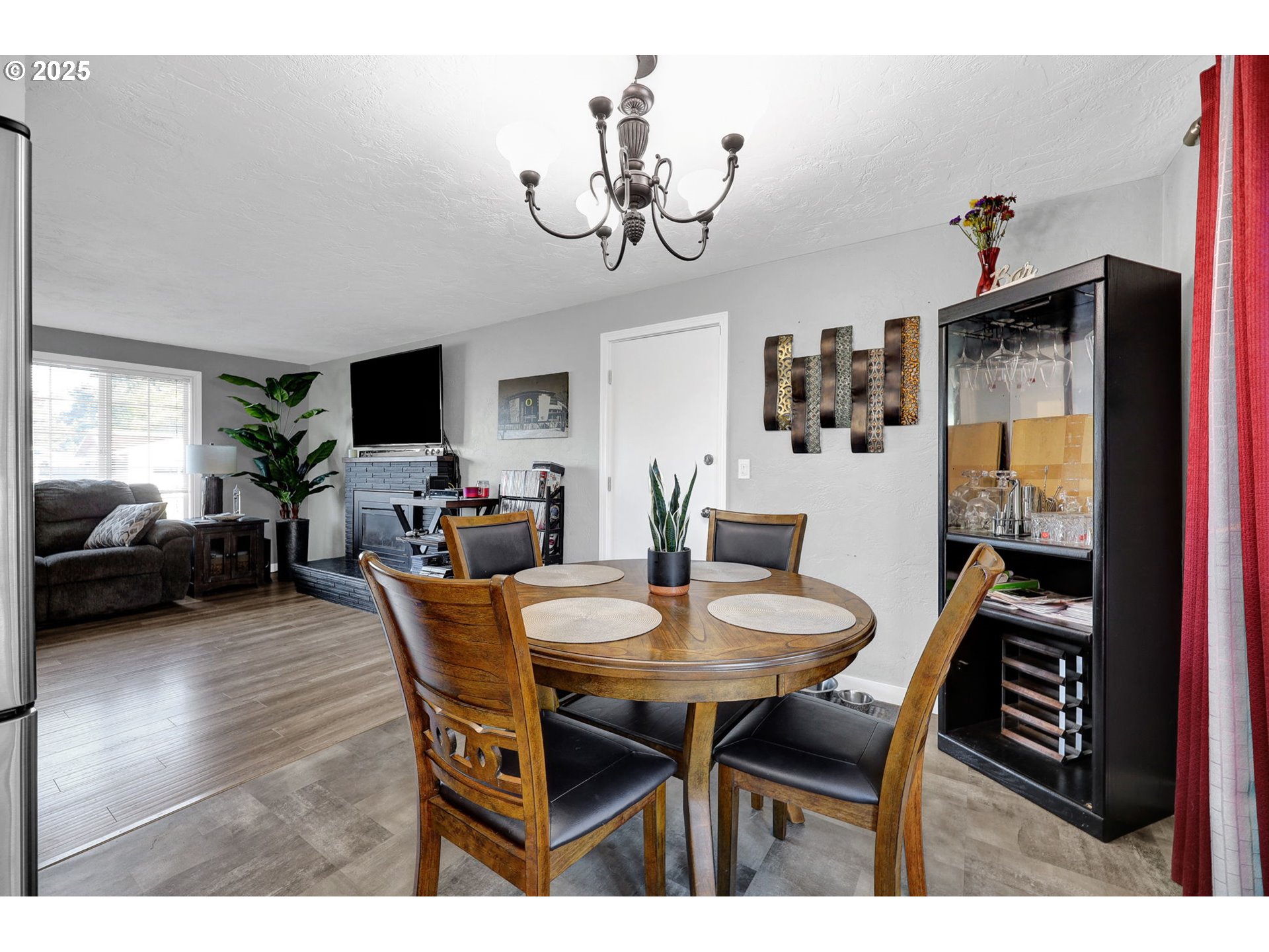 1756 10th Street Springfield, OR 97477 - Photo 9 of 38