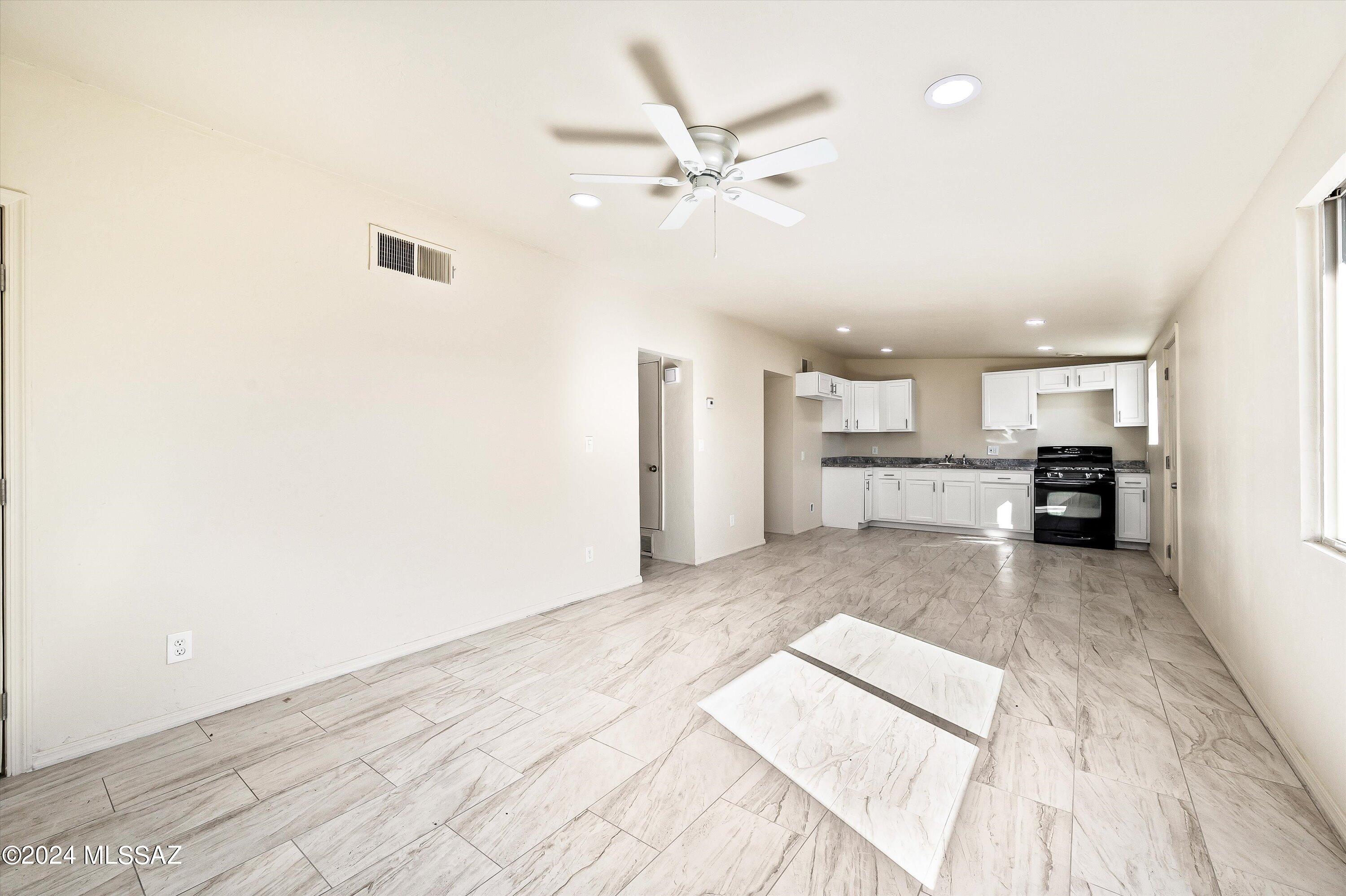 421 East Yavapai Road Tucson, AZ 85705 - Photo 3 of 27