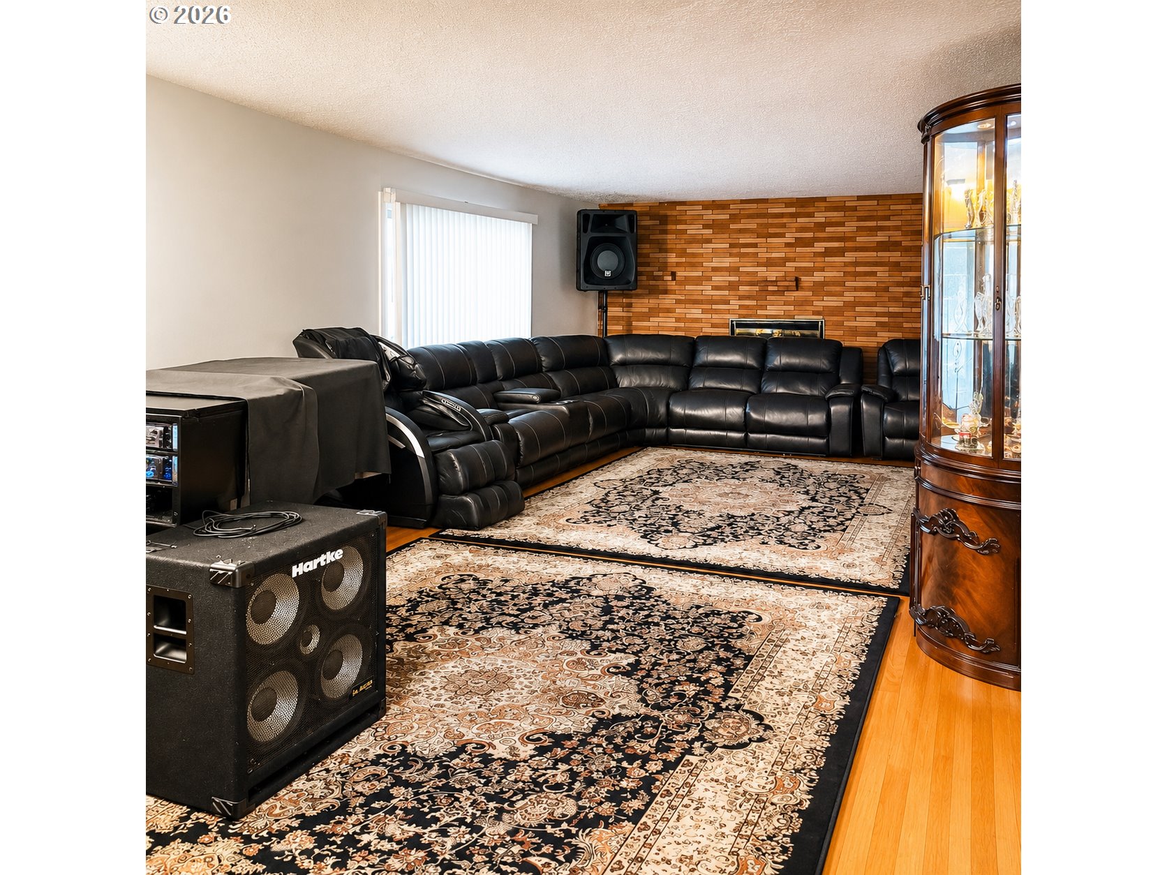 2775 Molalla Road Woodburn, OR 97071 - Photo 10 of 40 a living room with a rug and a fireplace