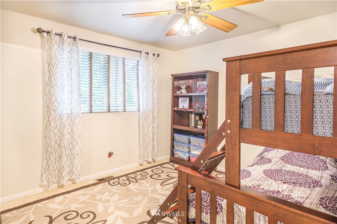 318 161st Place Southeast Bothell, WA 98012 - Photo 13 of 24 a view of an empty room and window