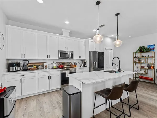 $3,950 | 3103 West Leroy Street, Tampa, FL 33607