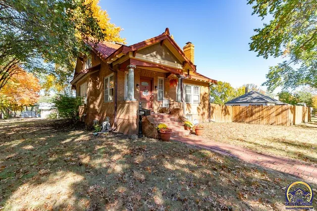 $267,000 | 2330 Southwest Hazelton Court, Topeka, KS 66606