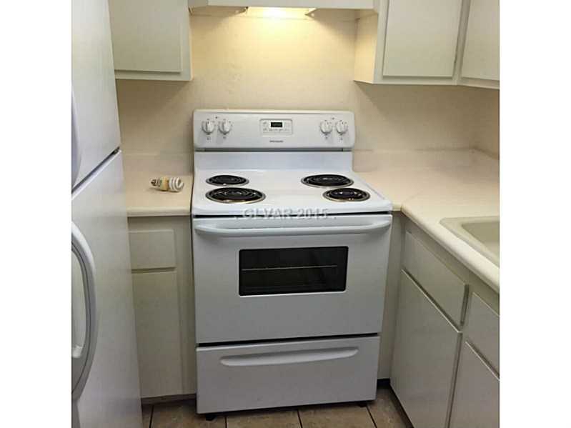 5733 Smoke Ranch Road, Unit B Las Vegas, NV 89108 - Photo 12 of 34 Kitchen.