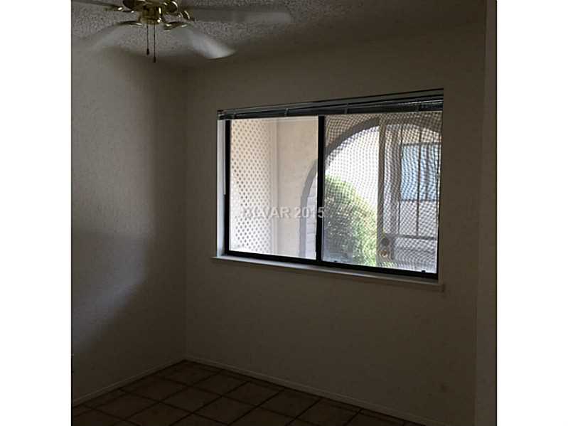 5733 Smoke Ranch Road, Unit B Las Vegas, NV 89108 - Photo 9 of 34 Dining Room.