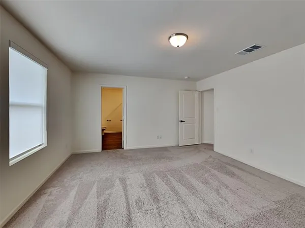 a view of empty room with window