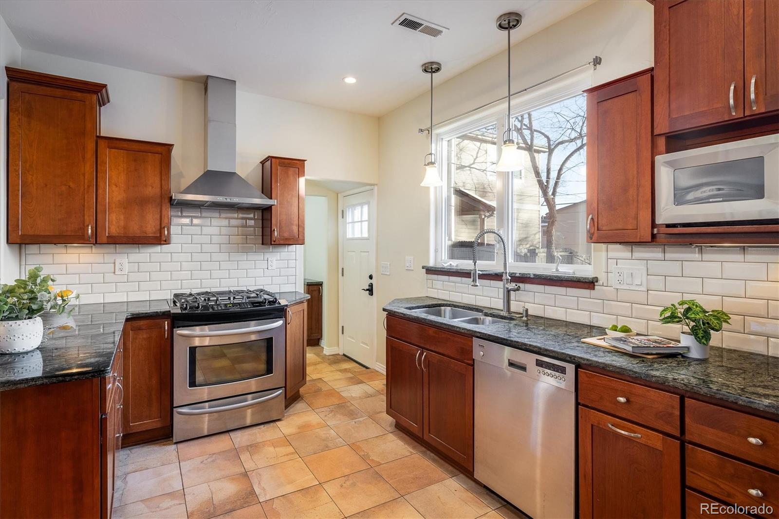704 East Baseline Road Lafayette, CO 80026 - Photo 11 of 50