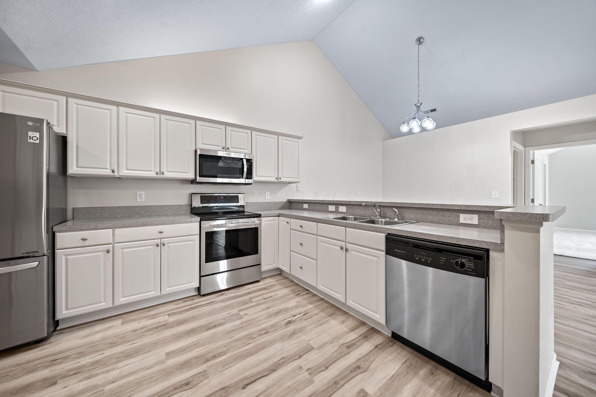 225 Stonegate Loop, Unit 225 Pataskala, OH 43062 - Photo 31 of 41 32-web-or-mls-A7409640-2