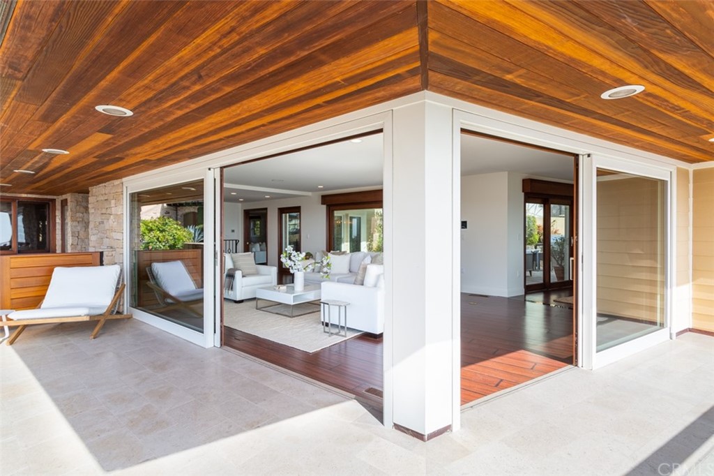 434 Emerald Bay Laguna Beach, CA 92651 - Photo 5 of 39 a view of a living room