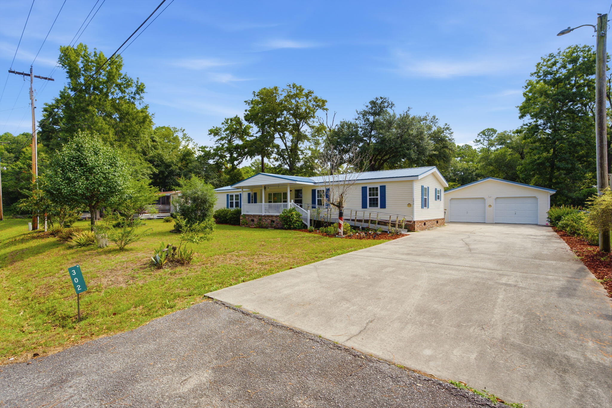 302 Butter Road Bonneau, SC 29431 - Photo 2 of 36 2-web-or-mls-_DSC4922