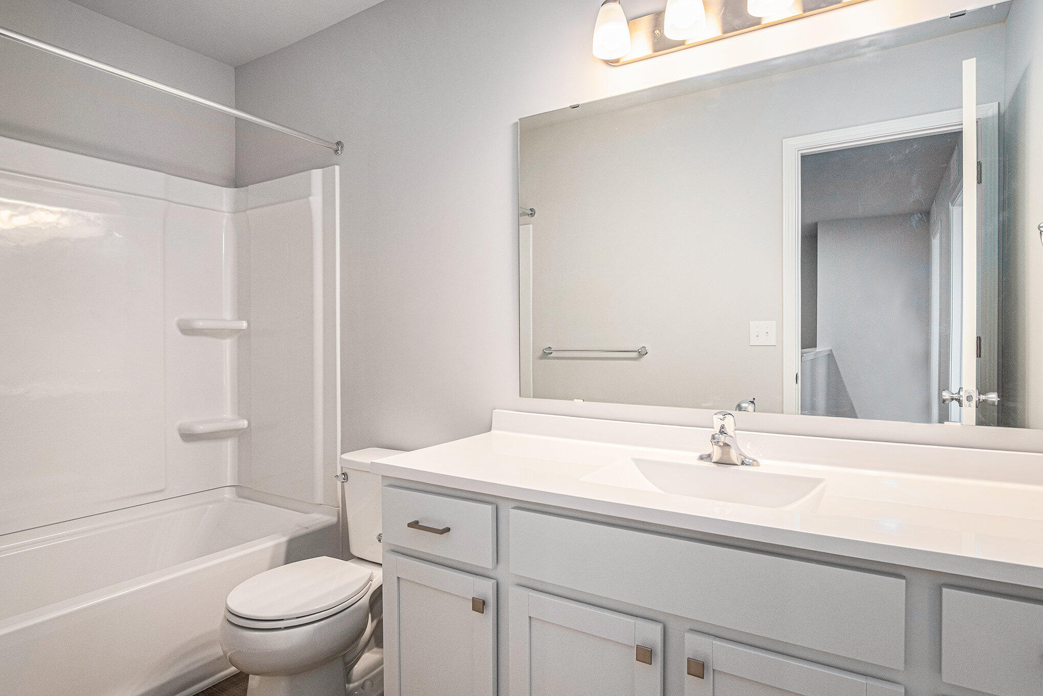 12823 High Rdg Court Freeport, MI 49325 - Photo 13 of 29 HRA013-i1880-Bath