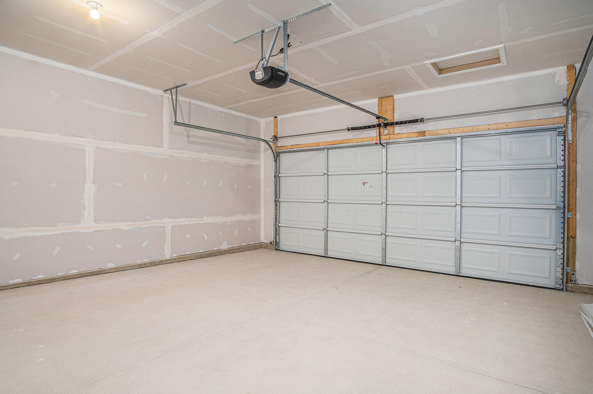 12823 High Rdg Court Freeport, MI 49325 - Photo 20 of 30 HRA013-i1880-Garage