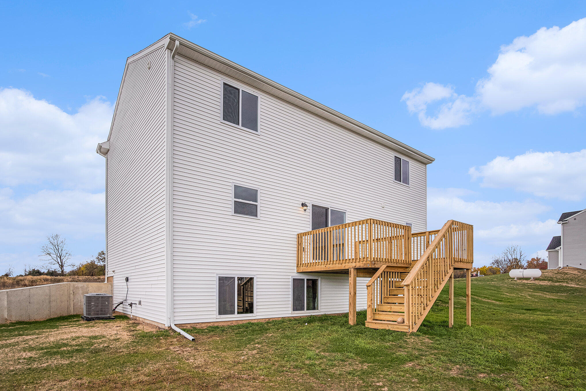 12823 High Rdg Court Freeport, MI 49325 - Photo 21 of 29 HRA013-i1880-Rear Elevation3