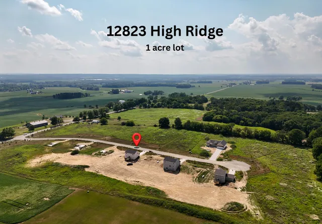 $399,900 | 12823 High Rdg Court, Freeport, MI 49325