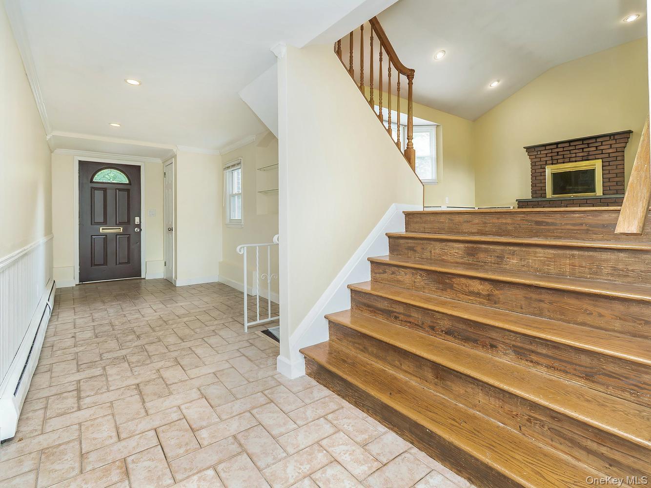 7 Plainview Road Bethpage, NY 11714 - Photo 2 of 23