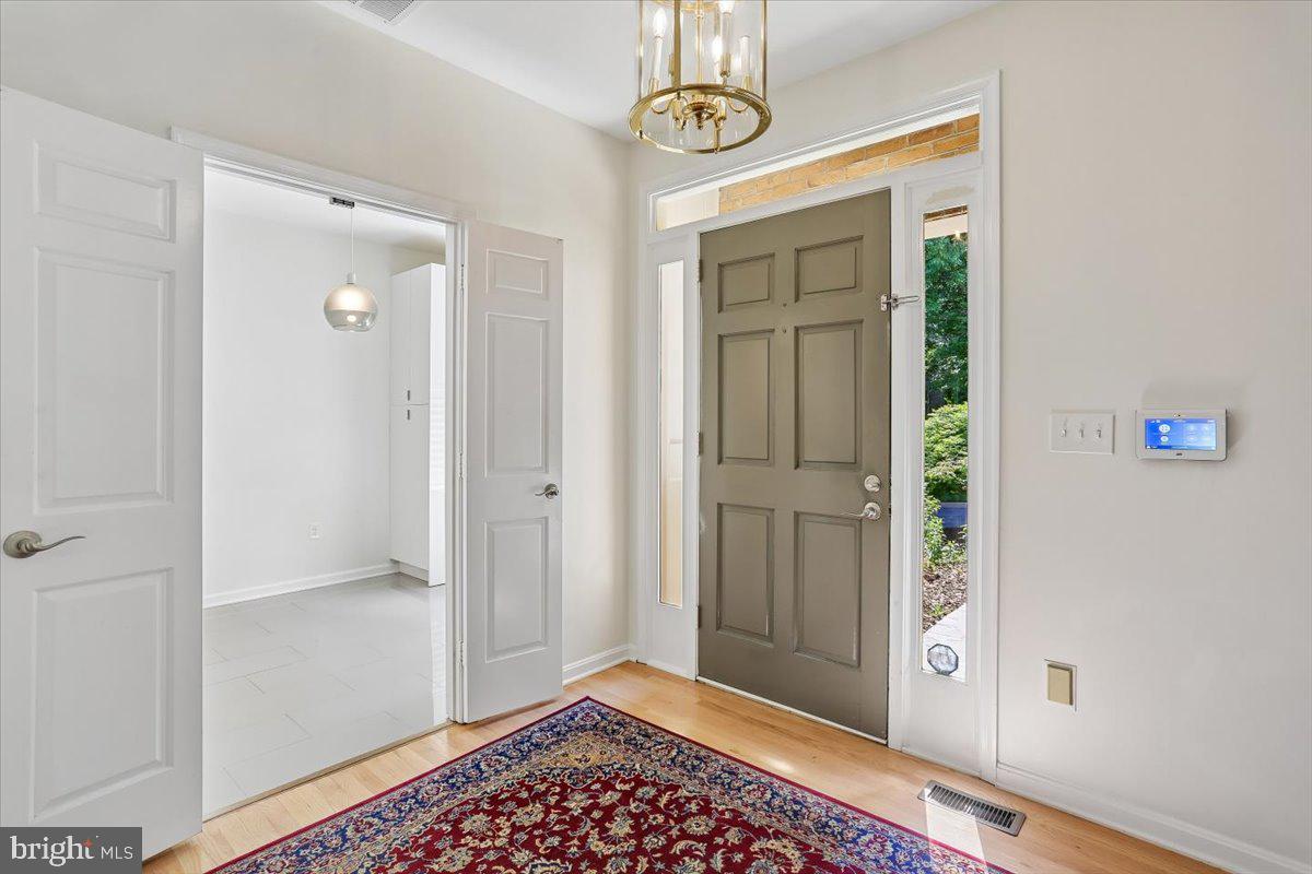 6113 Goldtree Way Bethesda, MD 20817 - Photo 7 of 75