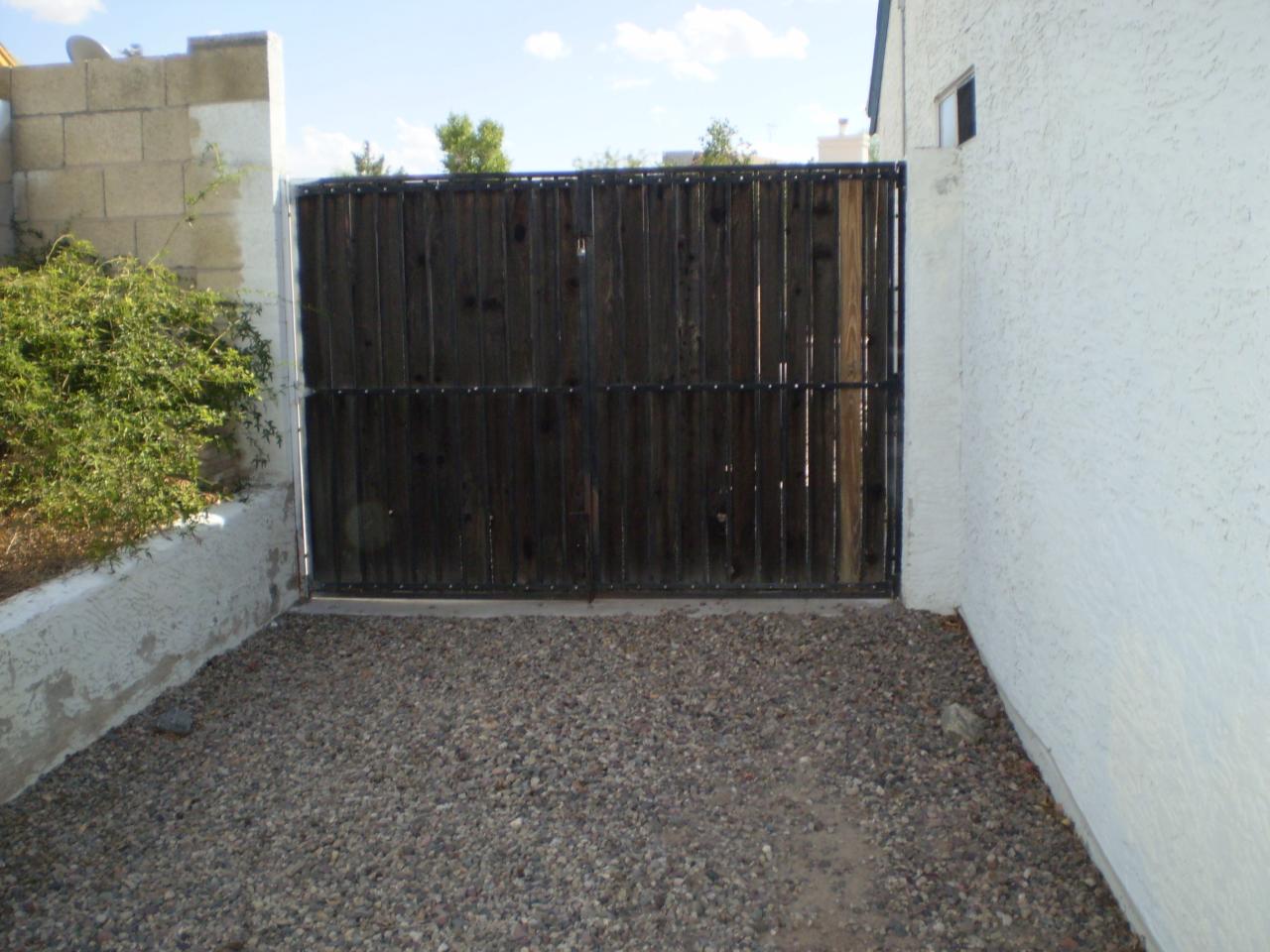 1308 East Utopia Road Phoenix, AZ 85024 - Photo 6 of 6 Side gate