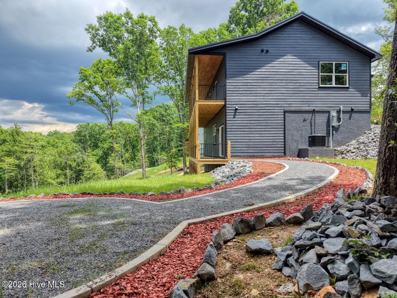 140 Short Oak Run Murphy, NC 28906 - Photo 7 of 81