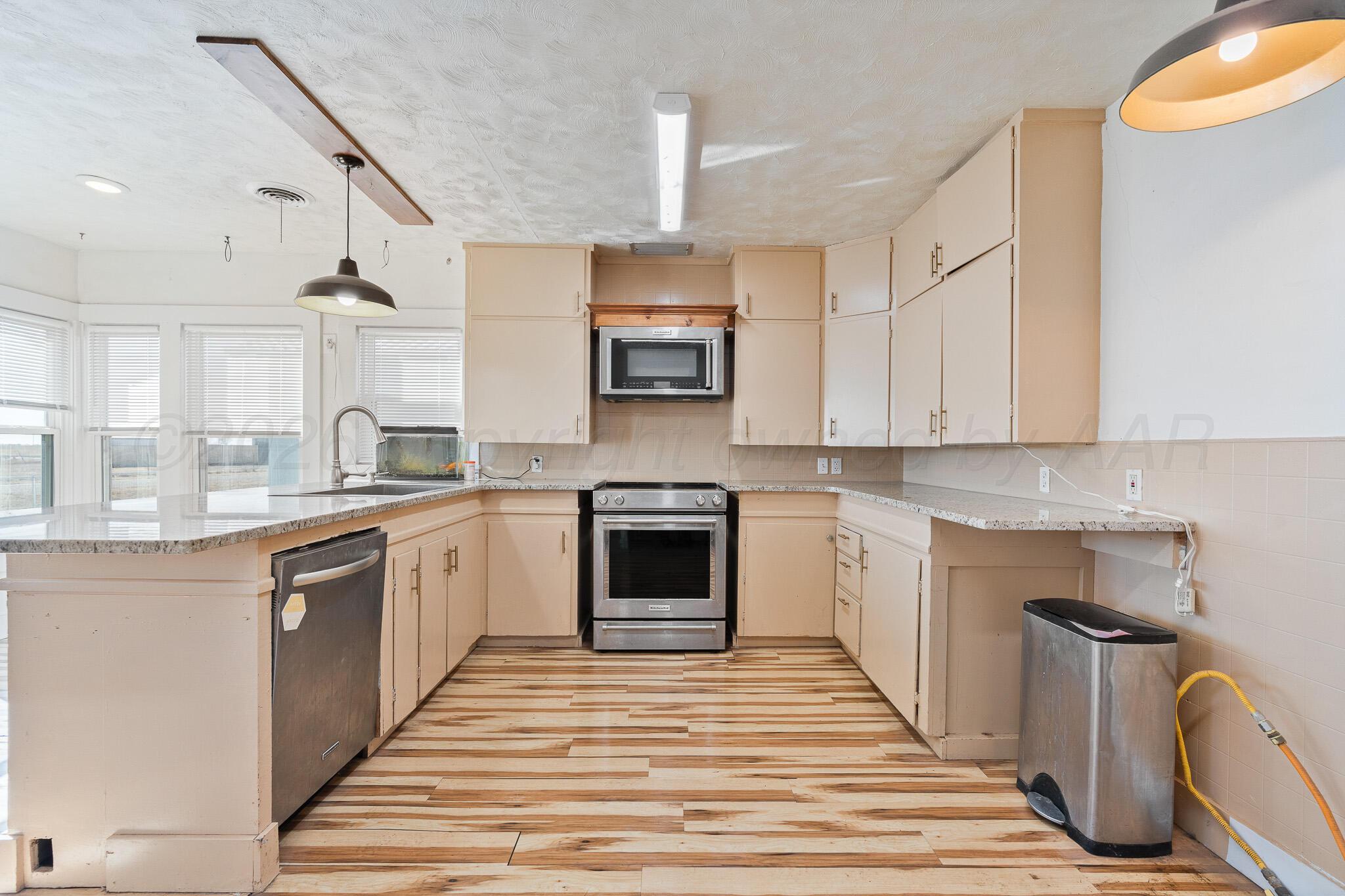 11325 Deer Trail Amarillo, TX 79118 - Photo 5 of 23 Kitchen