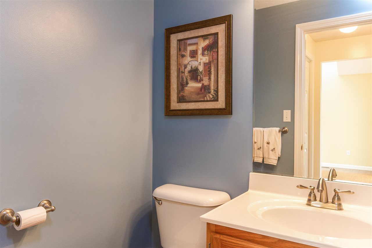 26 Preston Field Road Nashua, NH 03064 - Photo 14 of 40