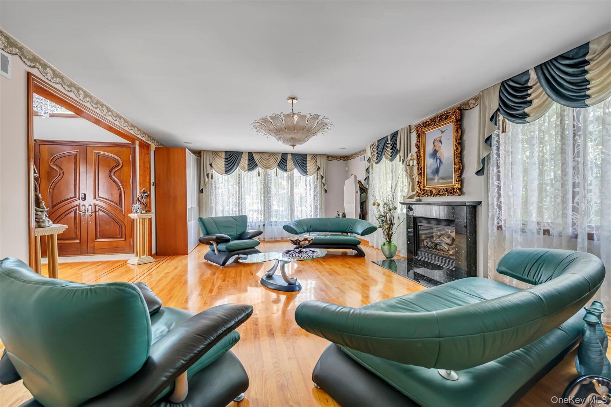 180-42 Aberdeen Road Queens, NY 11432 - Photo 4 of 25