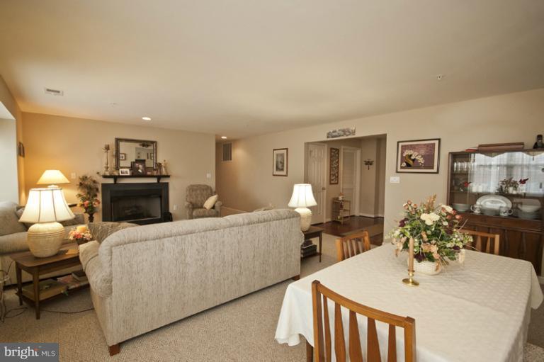 4750 Coyle Road, Unit 305 Owings Mills, MD 21117 - Photo 25 of 30 Living Room