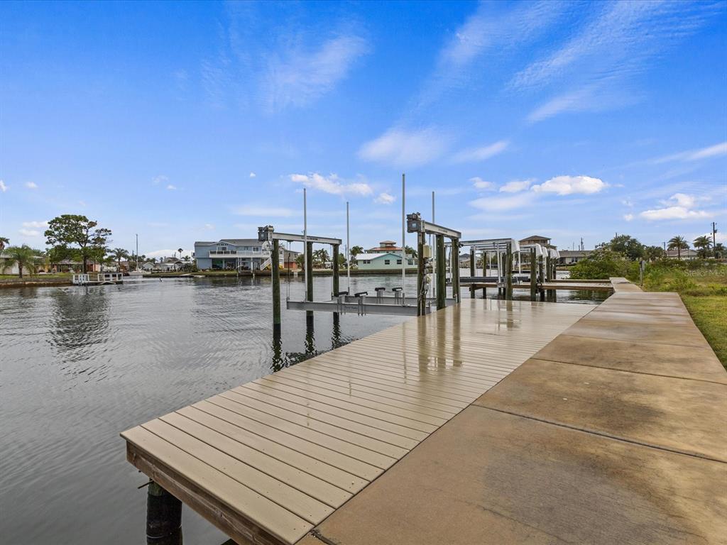 6200 Lonnie Lee Lane Hudson, FL 34667 - Photo 6 of 13 a view of a terrace with sitting space