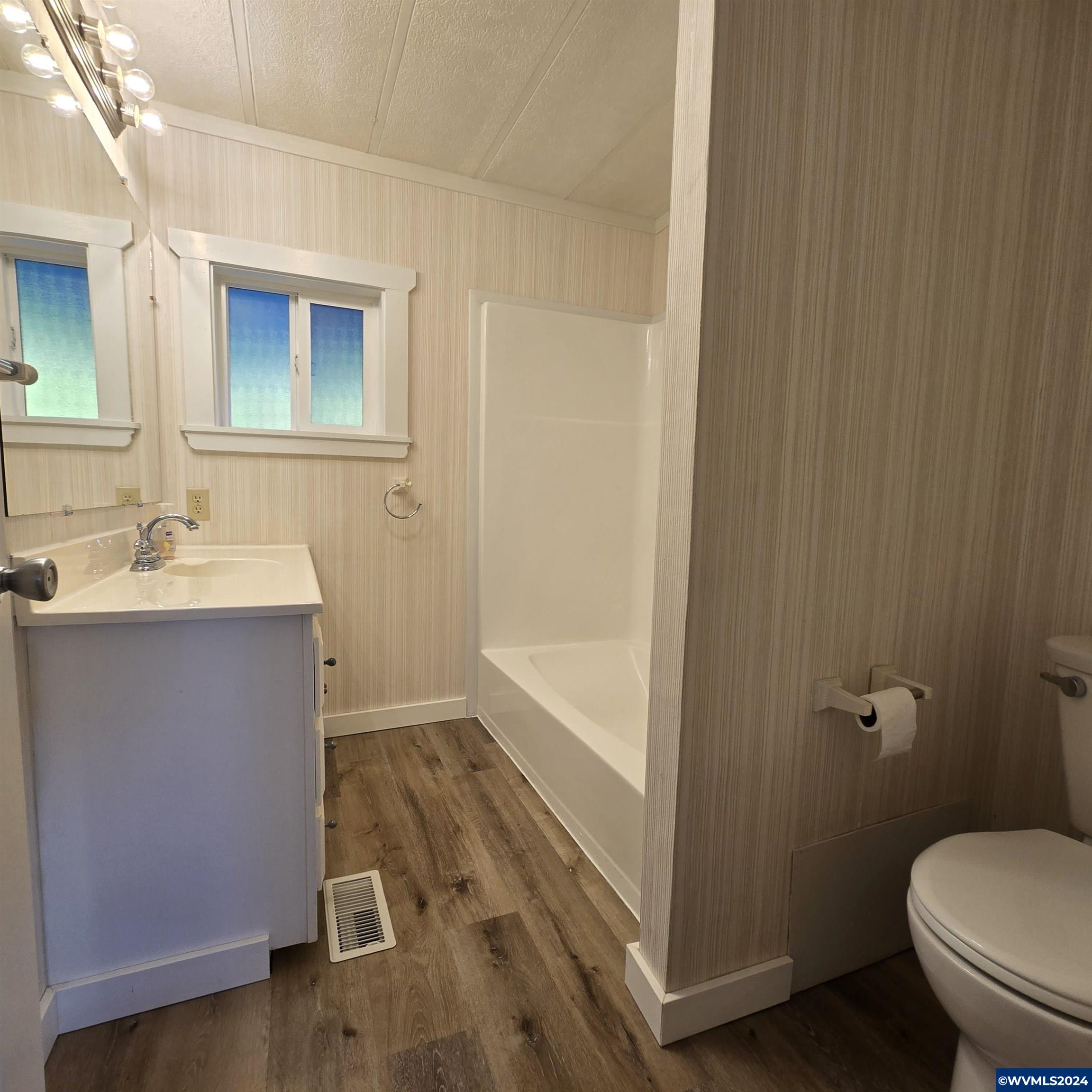 5422 Portland Road Northeast, Unit 83 Salem, OR 97305 - Photo 15 of 23 Gallery Image 15