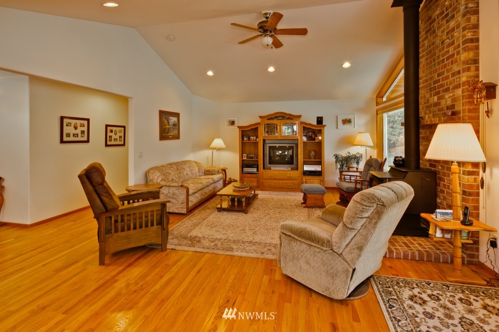 5647 Knight Road Bellingham, WA 98226 - Photo 3 of 15