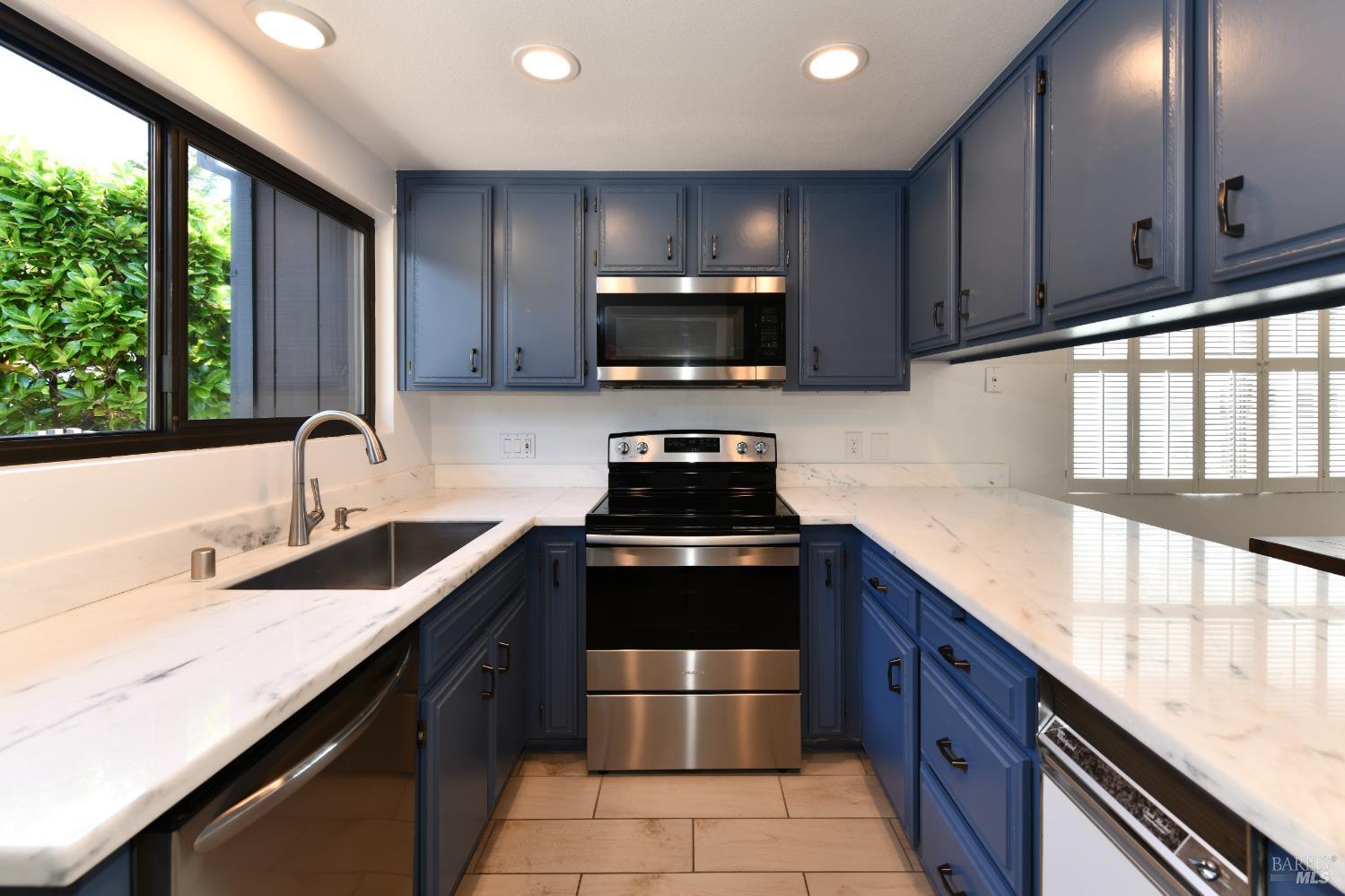 354 Los Alamos Road Santa Rosa, CA 95409 - Photo 4 of 25