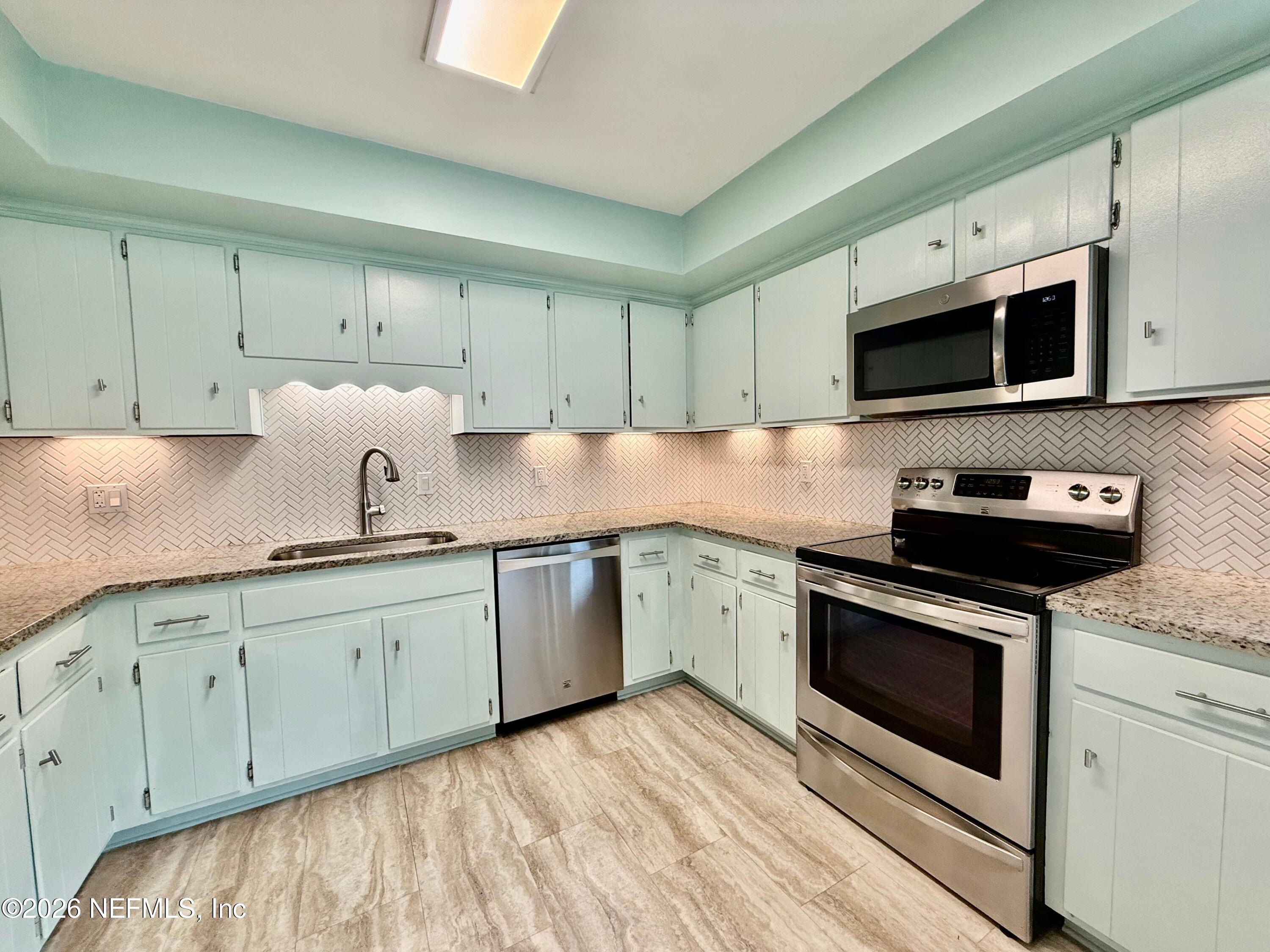 11705 Edinburgh Way Jacksonville, FL 32223 - Photo 12 of 37 IMG_0772