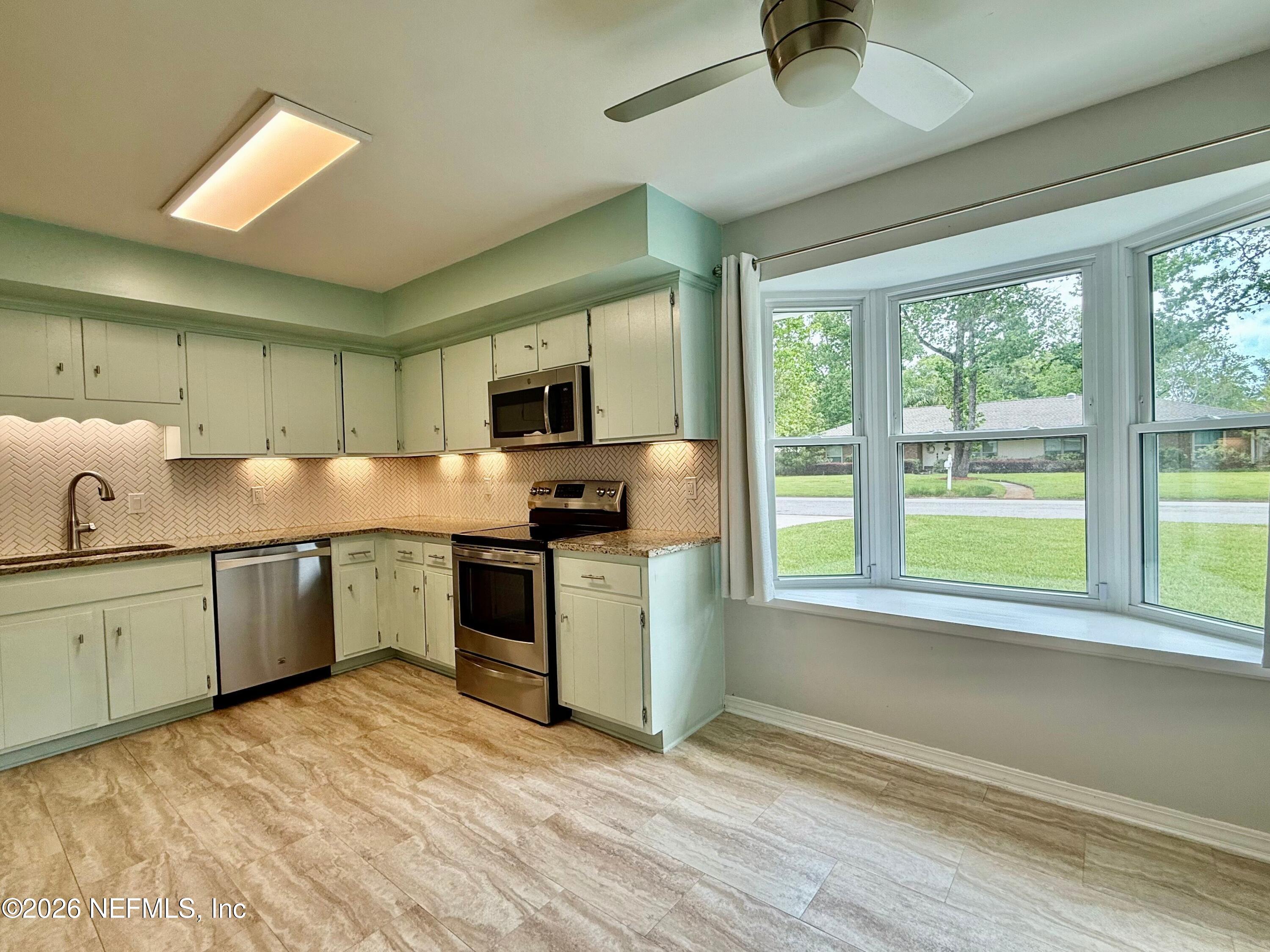 11705 Edinburgh Way Jacksonville, FL 32223 - Photo 14 of 37 IMG_0774