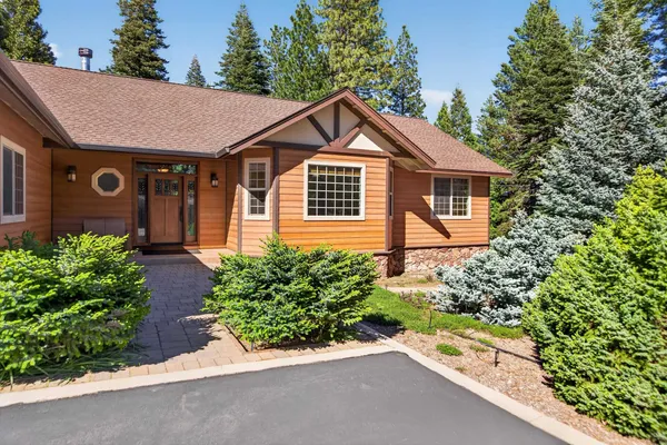 $785,000 | 205 Top Of The W Drive, Lake Almanor West, CA 96020