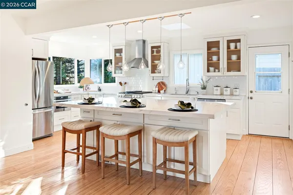 $885,000 | 6555 Saroni Drive, Oakland, CA 94611