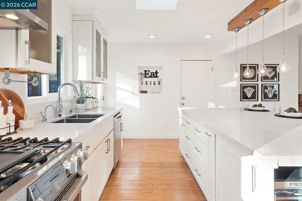 $885,000 | 6555 Saroni Drive, Oakland, CA 94611