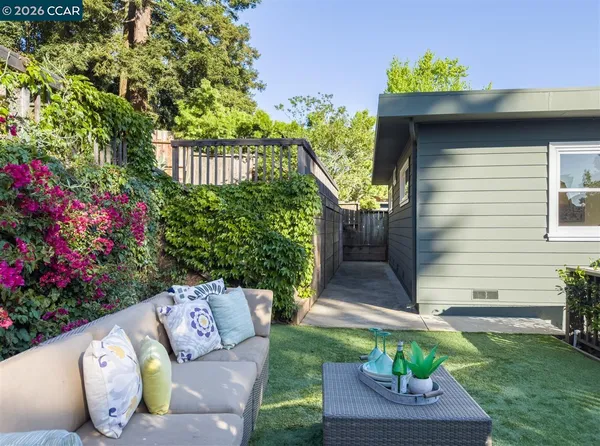 $885,000 | 6555 Saroni Drive, Oakland, CA 94611